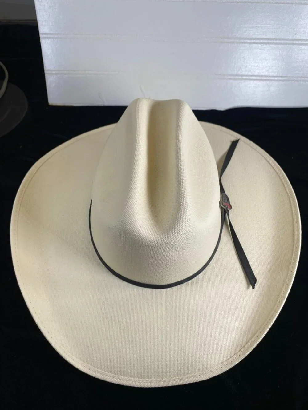 Justin Buckaroo Youth Cowboy Hat, in very good condition